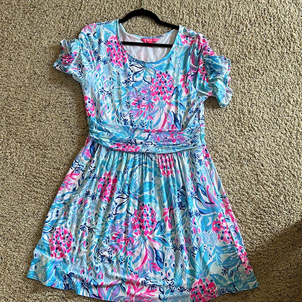 Short sleeve Lilly dress, like new condition.